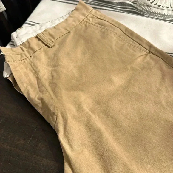 old Navy men flat front khaki shorts size 36 - Picture 2 of 7